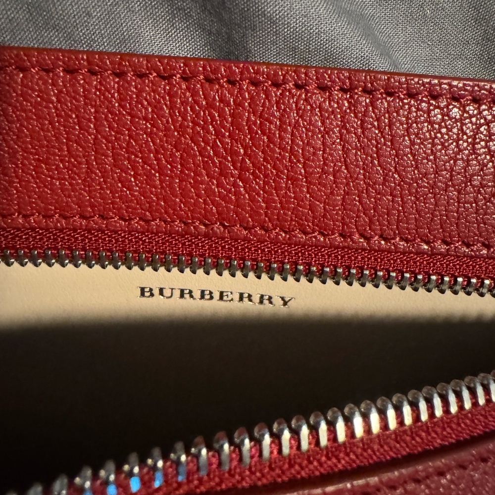 Burberry Clutch - Picture 4 of 6